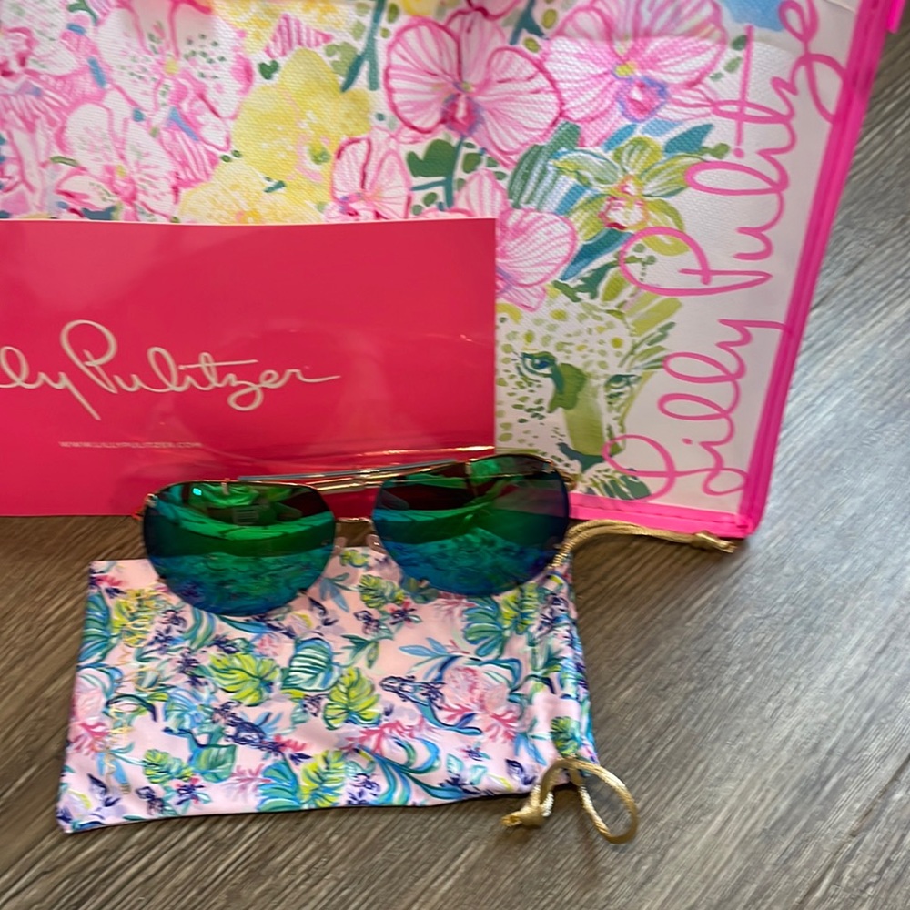 Lilly Pulitzer green and gold sunglasses~ NWT